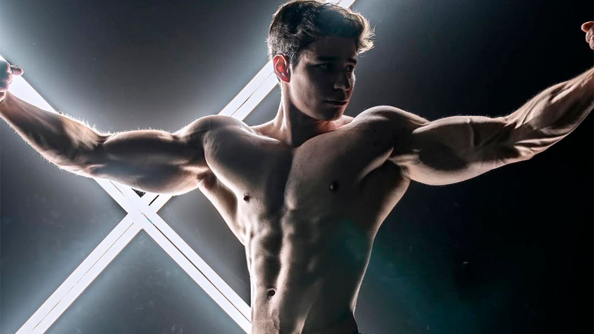 AXEL MARTÍNEZ ES RECONOCIDO EN EL FIT WEEKEND