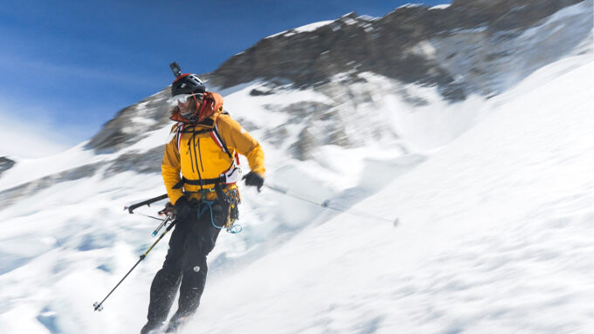 BARTEK ZIEMSKI CONQUISTA EL MONTE EVEREST SIN OXÍGENO Y DESCIENDE ESQUIANDO