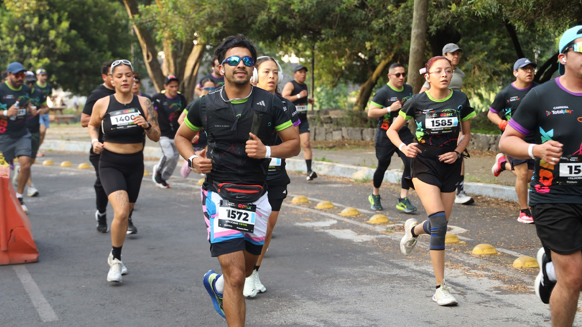 CARRERA DE TOTALPLAY LLENA DE ENERGÍA EN CHAPULTEPEC