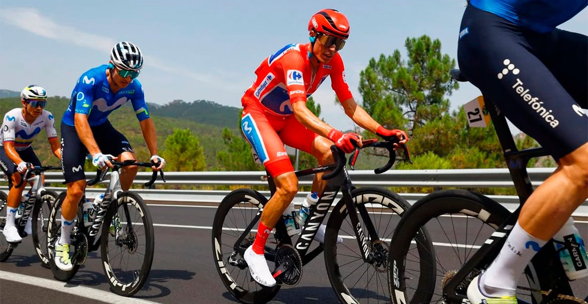 Enric Mas sigue mandando en la Vuelta tras 16 etapas