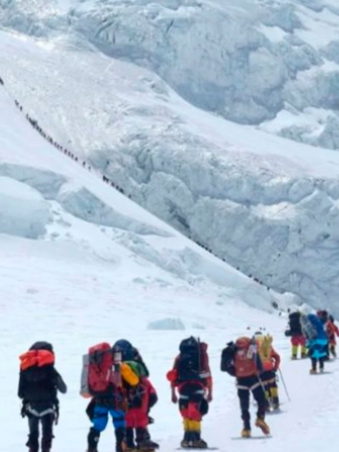 Monte_everest_274_personas_galeria3_Px_Sports