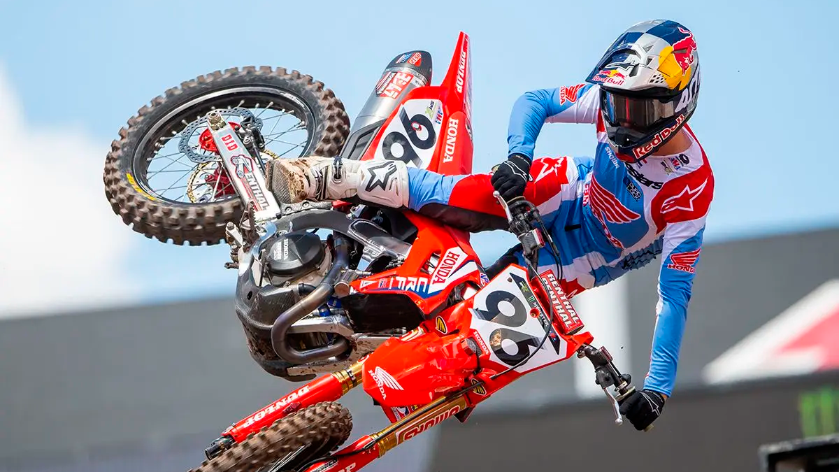 HUNTER LAWRENCE, GANA EN DENVER