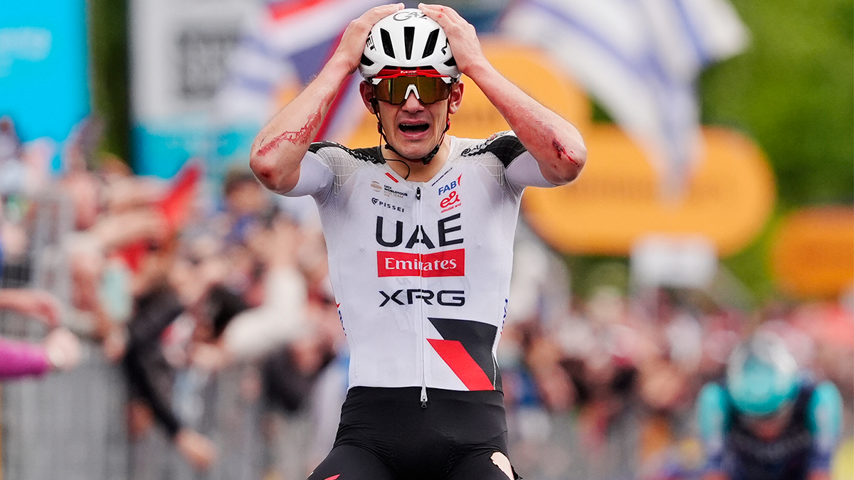 IGOR ARRIETA SE LLEVA UNA GRAN VICTORIA BAJO LA LLUVIA EN EL GIRO DE ITALIA