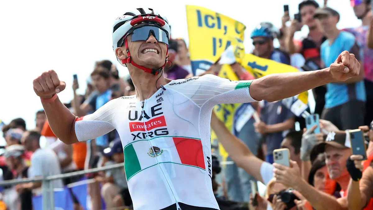 ISAAC DEL TORO CONQUISTA EL TOUR AUVERGNE-RHÔNE-ALPES 2026