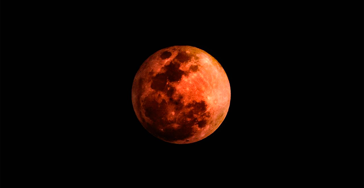 LA LUNA ROJA ILUMINÓ EL CIELO Y DEJÓ IMÁGENES ESPECTACULARES EN COLOMBIA