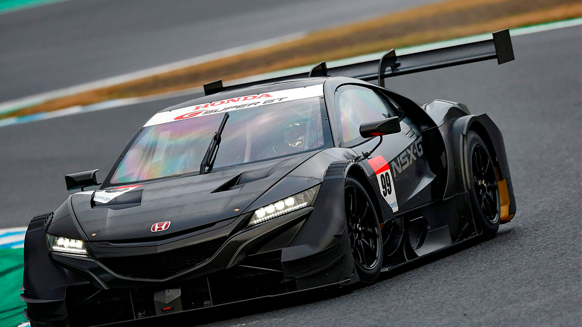 MAX VERSTAPPEN CONDUCE POR PRIMERA VEZ UN SUPER GT500